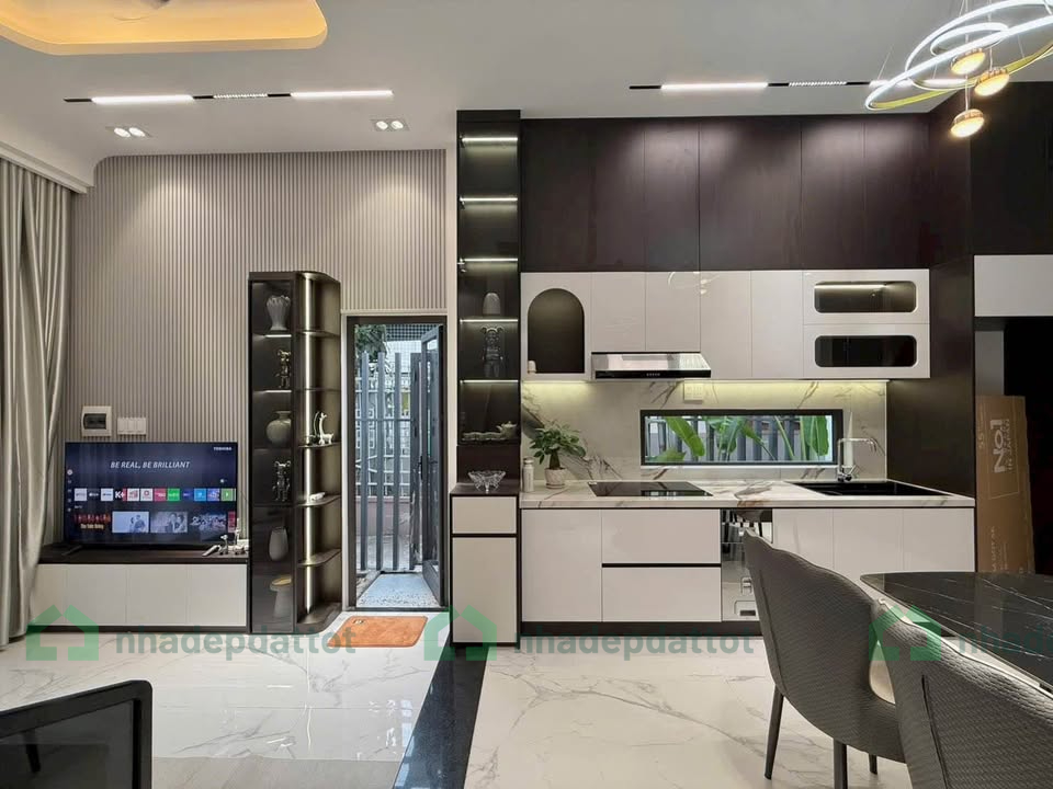 BÁN NHÀ 3 TẦNG 2 MẶT KIỆT NHỰA Ô TÔ – HOÀNG DIỆU, TRUNG TÂM HẢI CHÂU – FULL NỘI THẤT, NHÀ MỚI 100%