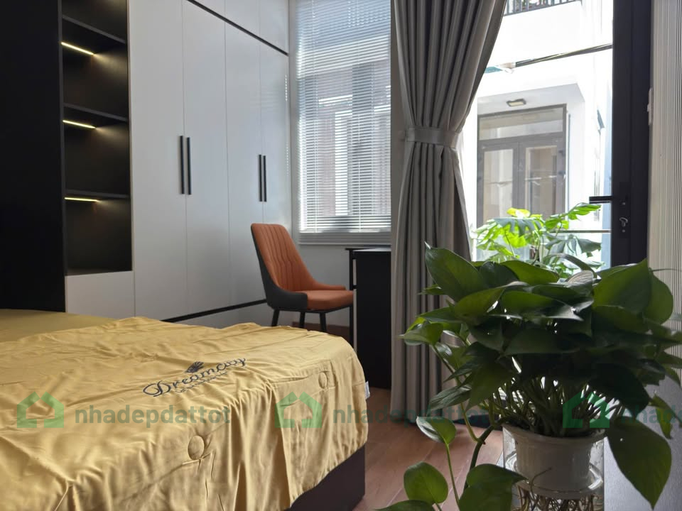 BÁN NHÀ 3 TẦNG 2 MẶT KIỆT NHỰA Ô TÔ – HOÀNG DIỆU, TRUNG TÂM HẢI CHÂU – FULL NỘI THẤT, NHÀ MỚI 100%