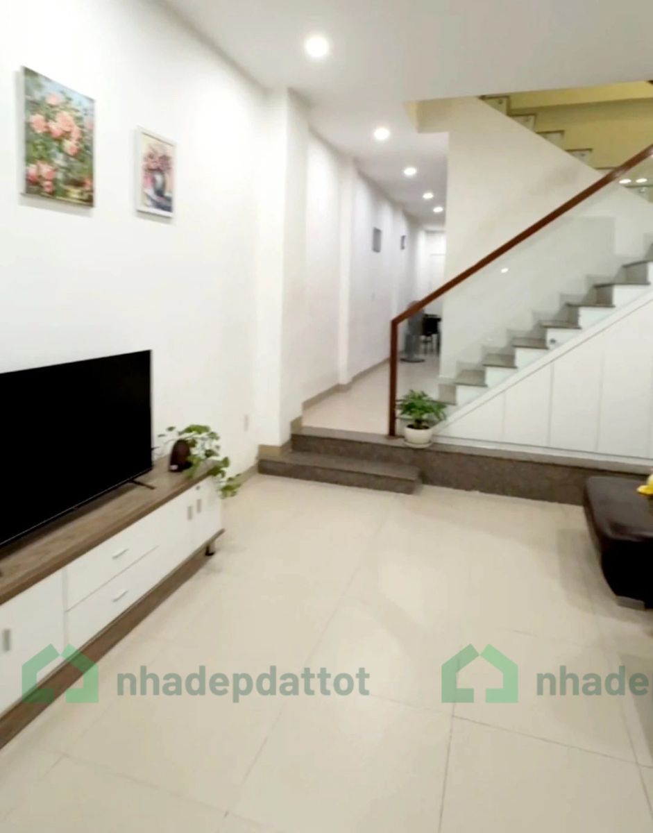 Nhà 3 tầng trung tâm Hải Châu - 74m2 - Giá 9.x tỷ