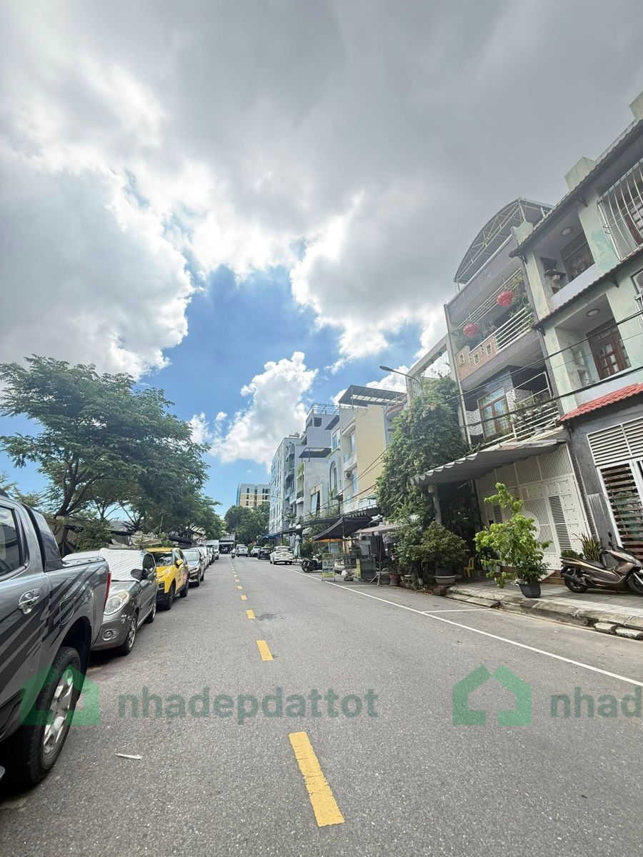 Nhà 3 tầng trung tâm Hải Châu - 74m2 - Giá 9.x tỷ