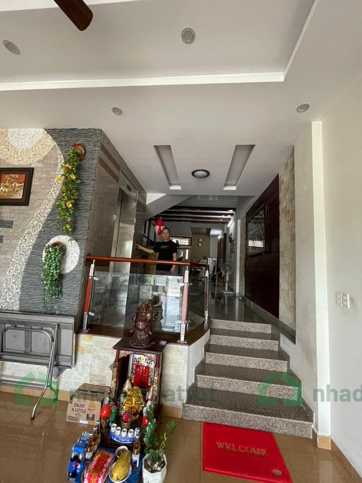 Bán nhà 5 tầng mặt tiền đường 2 Tháng 9, Hải Châu, Đà Nẵng - 125m2 Nhỉnh 2 tỷ
