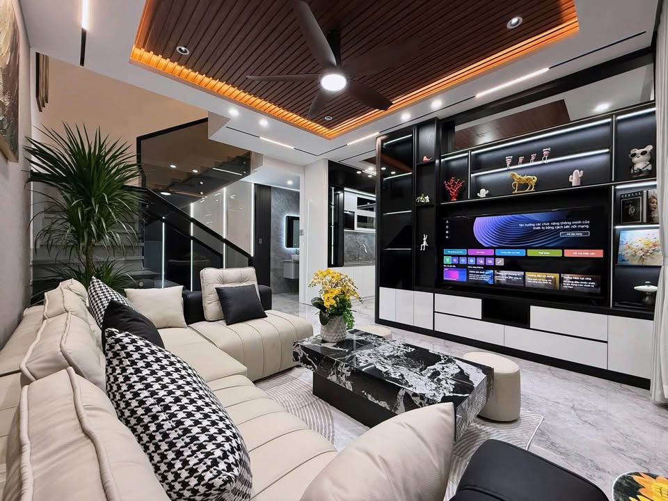 NHÀ 3 TẦNG ĐẸP ÔNG ÍCH KHIÊM, HẢI CHÂU 57M2 GIÁ 5 TỶ 690 TRIỆU