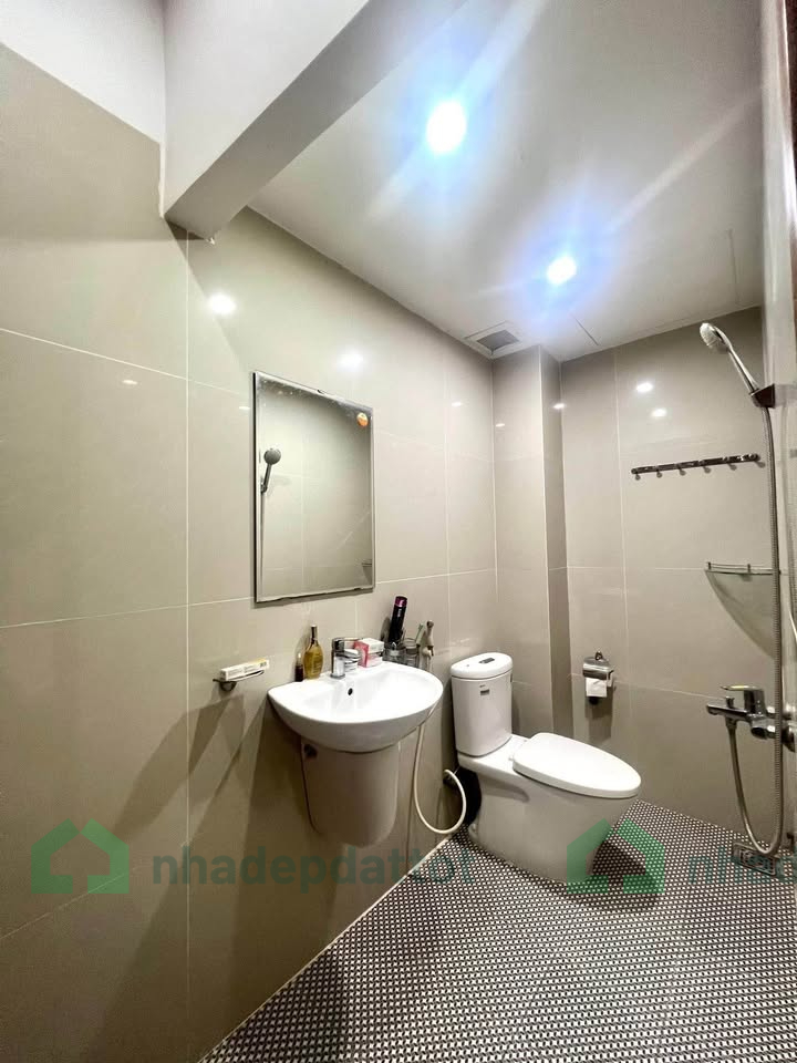 CHÀO BÁN NHÀ 3 TẦNG, 3 MÊ – KIỆT Ô TÔ ĐƯỜNG NGUYỄN TẤT THÀNH