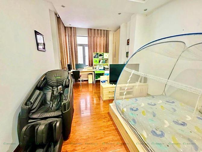 Nhà 4 Tầng Mặt Tiền Trần Phú – Trung Tâm Hải Châu – Gara Ô Tô, 3 Phòng Ngủ Khép Kín, Chỉ 13,9 Tỷ