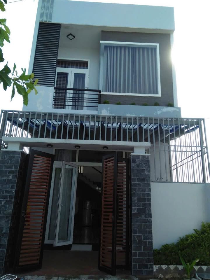 Bán nhà 2.5 tầng – 80m² – Mặt tiền kinh doanh Nguyễn Văn Linh – Nguyễn Hoàng, vị trí vip gần sân bay &amp; Cầu Rồng