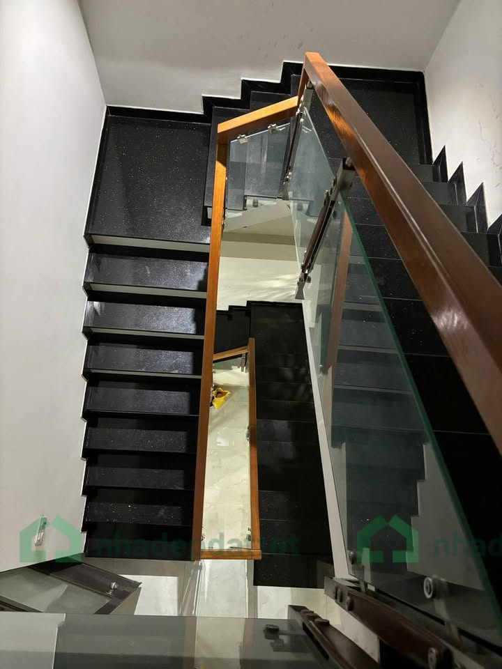 Nhà 3 tầng, 2 mặt tiền - Nguyễn Duy Trinh - 105m2 - 4,790 tỷ