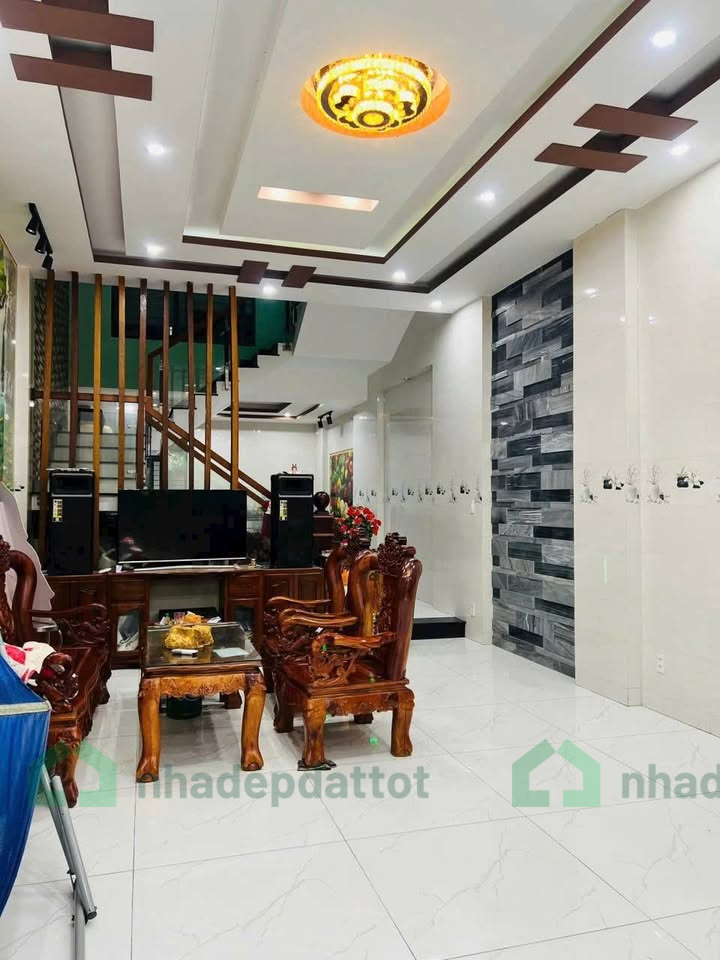 Nhà 3 tầng Dương Đức Hiền 72m2 giá bán 6,8 tỷ