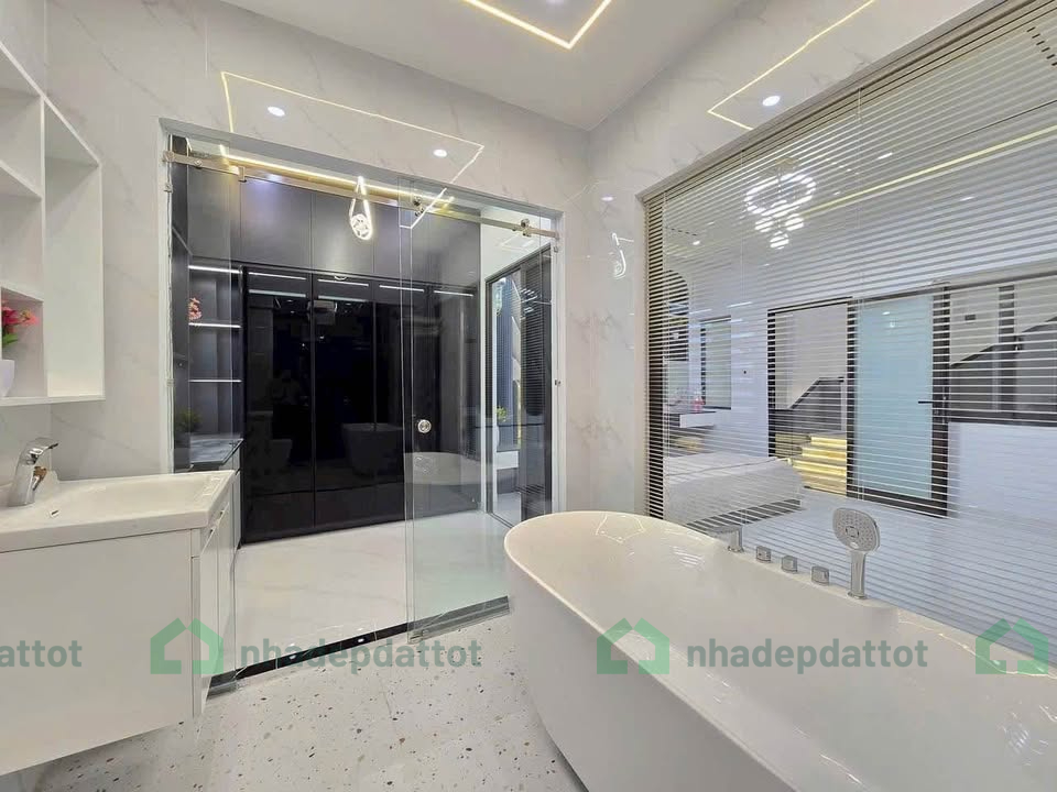 BÁN NHÀ 3 TẦNG MẶT TIỀN – SÁT LÝ THÁI TÔNG – CÁCH BIỂN 500M – P. HÒA MINH, ĐÀ NẴNG