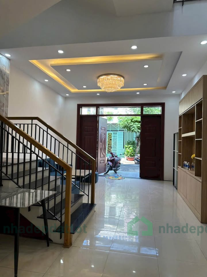 BÁN NHÀ 3 TẦNG MẶT TIỀN HÒA MINH 14 – GẦN BIỂN ĐÀ NẴNG