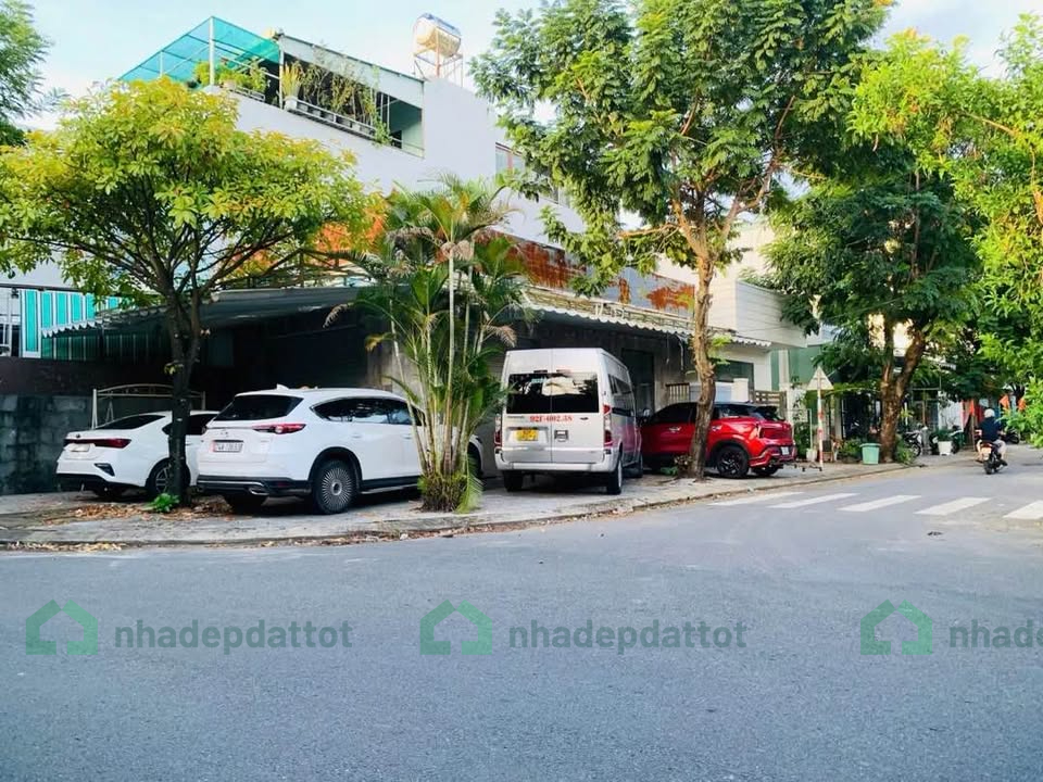 Bán góc 2 MT Nguyễn Minh Không - giá 6,x tr - DT 133,2 m2