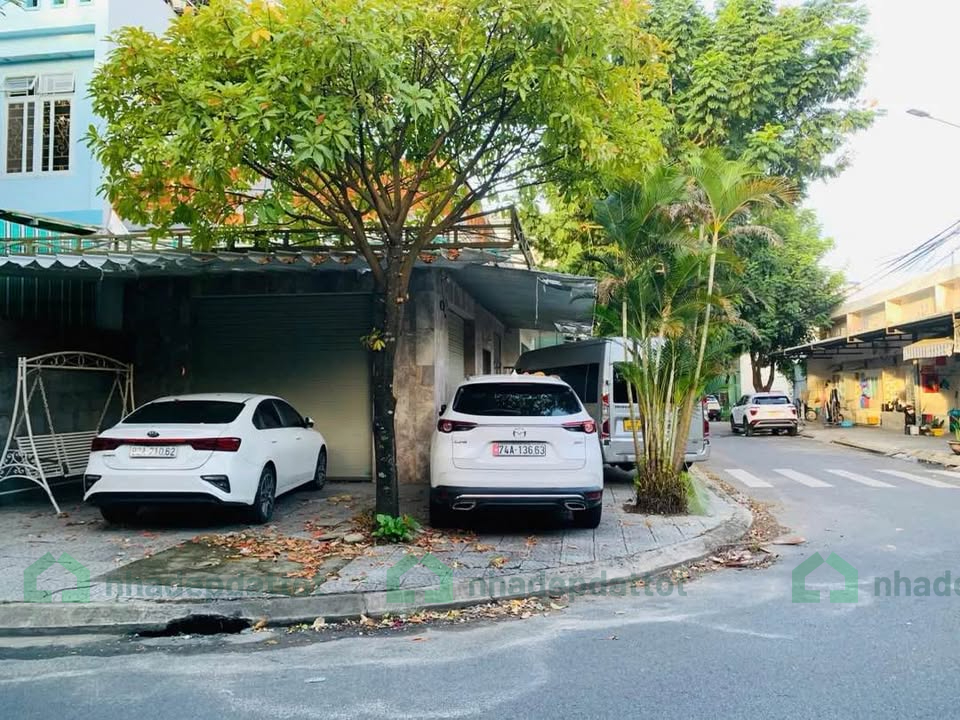 Bán góc 2 MT Nguyễn Minh Không - giá 6,x tr - DT 133,2 m2