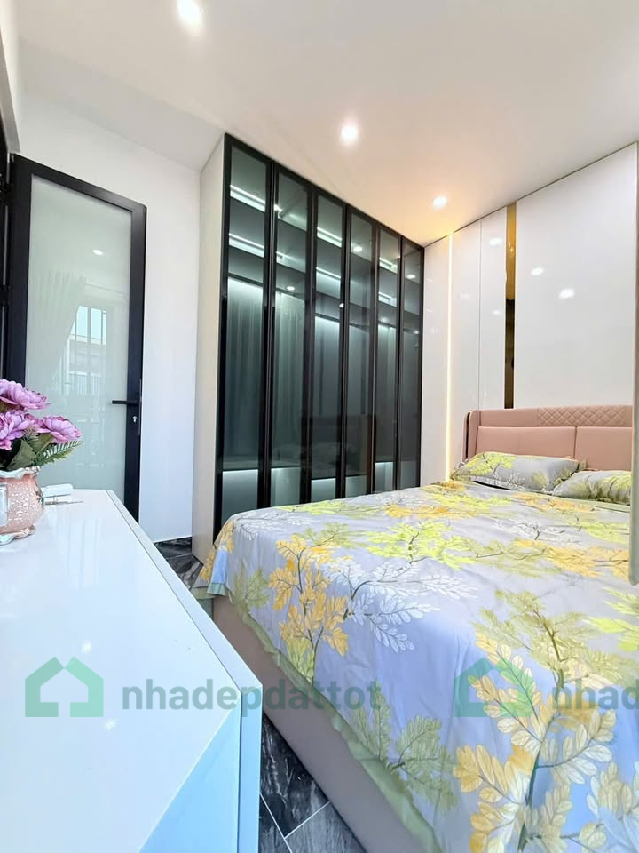 Bán 2 nhà Vip Pro ngã 4 Nguyễn Sinh Sắc, Kinh Dương Vương full nội thất - DT 95m2