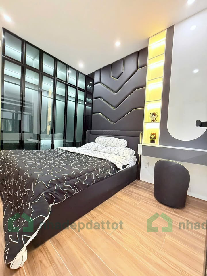 Bán 2 nhà Vip Pro ngã 4 Nguyễn Sinh Sắc, Kinh Dương Vương full nội thất - DT 95m2