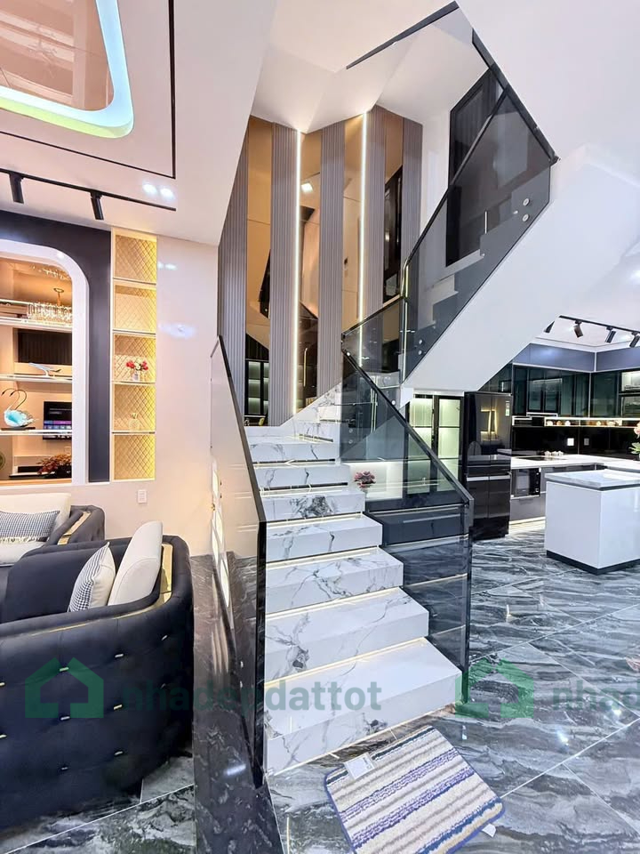 Bán 2 nhà Vip Pro ngã 4 Nguyễn Sinh Sắc, Kinh Dương Vương full nội thất - DT 95m2