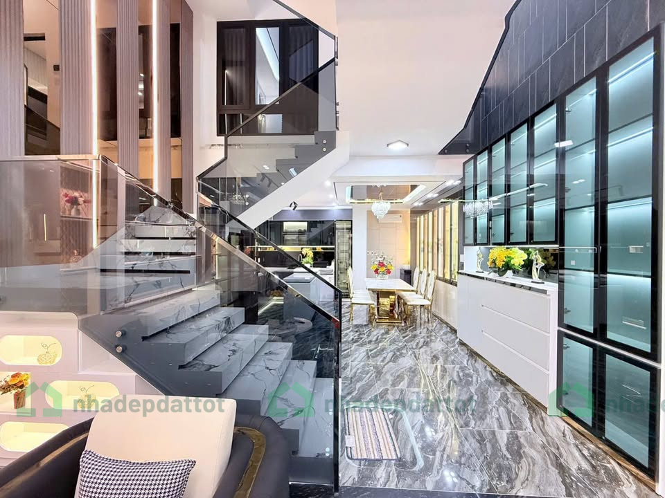 Bán 2 nhà Vip Pro ngã 4 Nguyễn Sinh Sắc, Kinh Dương Vương full nội thất - DT 95m2