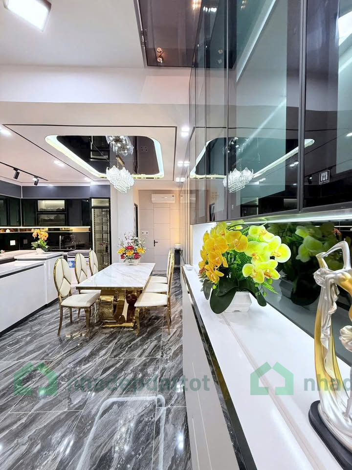 Bán 2 nhà Vip Pro ngã 4 Nguyễn Sinh Sắc, Kinh Dương Vương full nội thất - DT 95m2