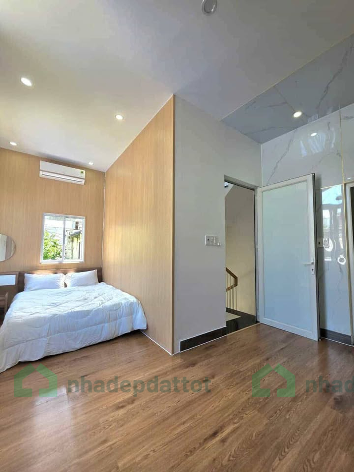 Bán nhà 3 tầng 4PN Trần Cao Vân 50m2 - Giá chỉ 4,x tỷ