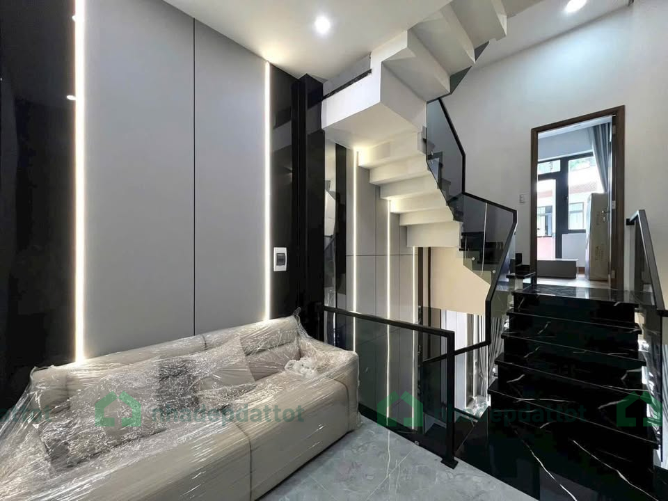 SIÊU PHẨM LUXURY 3 TẦNG FULL NỘI THẤT – KIỆT XE TẢI VÀO TẬN NHÀ – SÁT CO.OPMART ĐÀ NẴNG - 5 TỶ XX