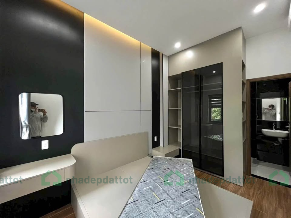 SIÊU PHẨM LUXURY 3 TẦNG FULL NỘI THẤT – KIỆT XE TẢI VÀO TẬN NHÀ – SÁT CO.OPMART ĐÀ NẴNG - 5 TỶ XX