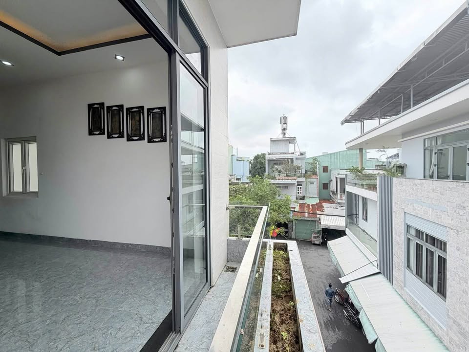 Bán Nhà 2 Mặt Kiệt 3 Tầng 3 Mê – Ô Tô Đậu Trước Nhà – 64m2 – 4,85 Tỷ – Huỳnh Ngọc Huệ