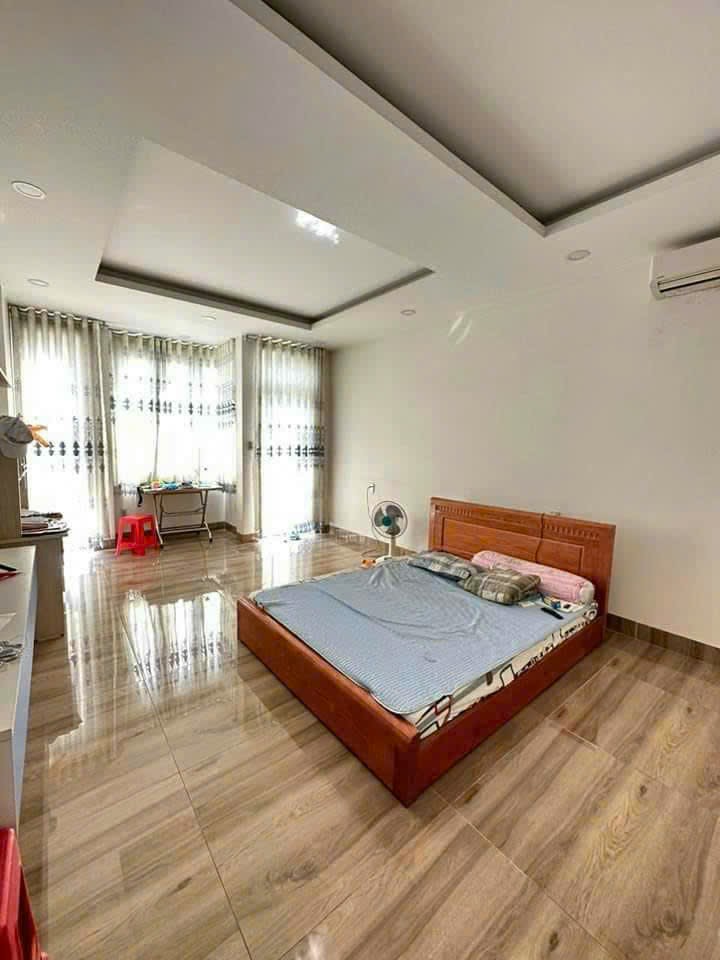 Sổ đỏ chính chủ! Bán nhà mới 2020, 6 tầng kiên cố (5PN/6WC), mặt tiền QL51, Long Bình Tân. Giá 9.5 Tỷ.