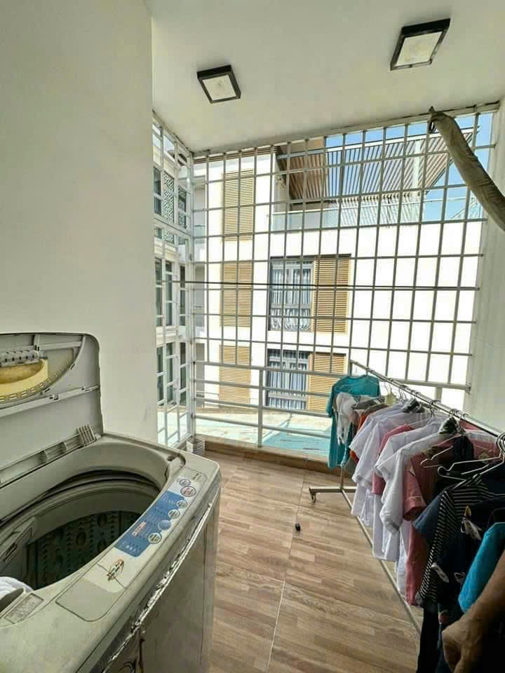 Sổ đỏ chính chủ! Bán nhà mới 2020, 6 tầng kiên cố (5PN/6WC), mặt tiền QL51, Long Bình Tân. Giá 9.5 Tỷ.