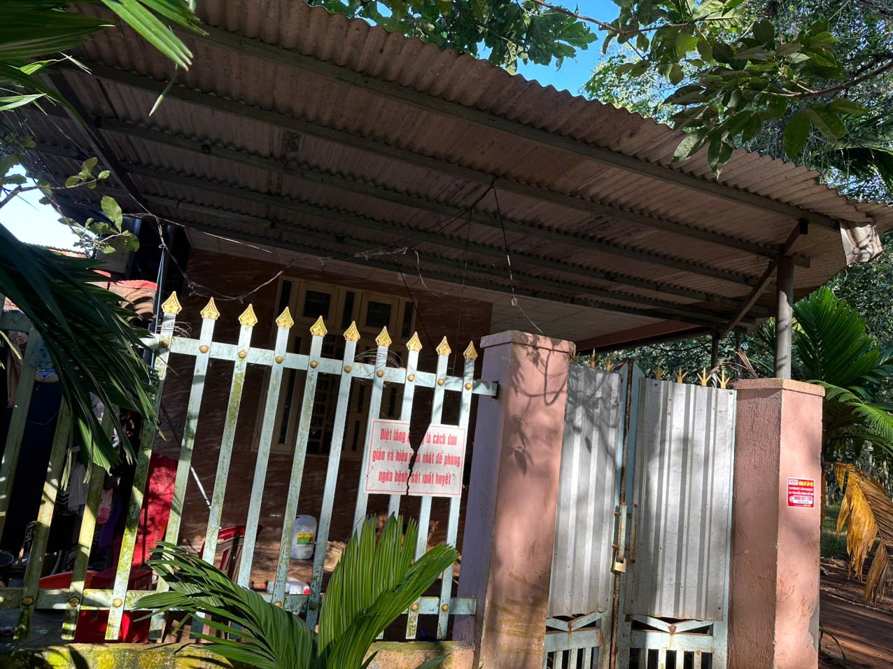 🏡 Bán đất kèm nhà 2 mặt tiền Long Giao. Sổ riêng, vào ở ngay