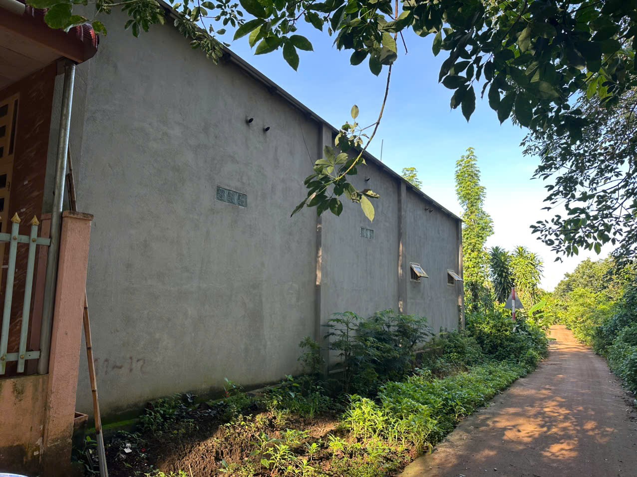 🏡 Bán đất kèm nhà 2 mặt tiền Long Giao. Sổ riêng, vào ở ngay