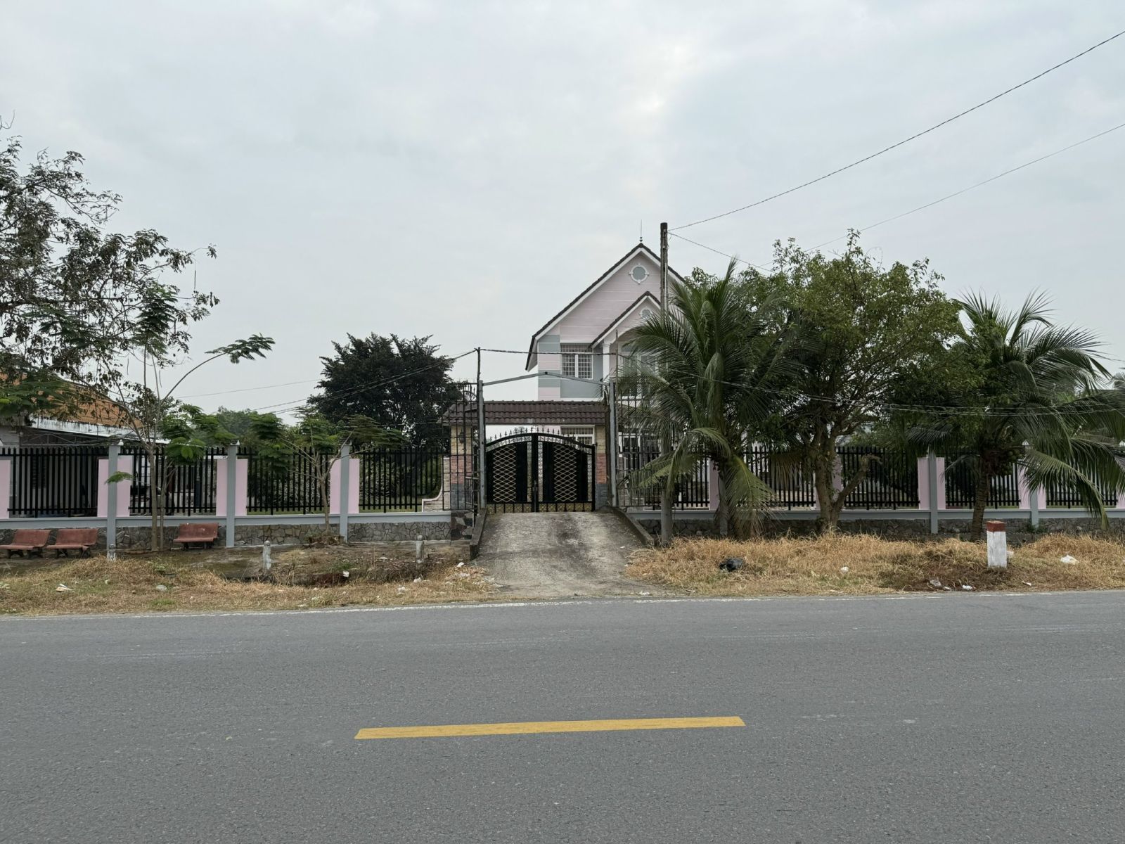 🔥 Bán hoặc cho thuê 12.000m² đất biệt thự 2 tầng – Vườn chôm chôm, vạn niên tùng – Giá thương lượng cho khách 🔥