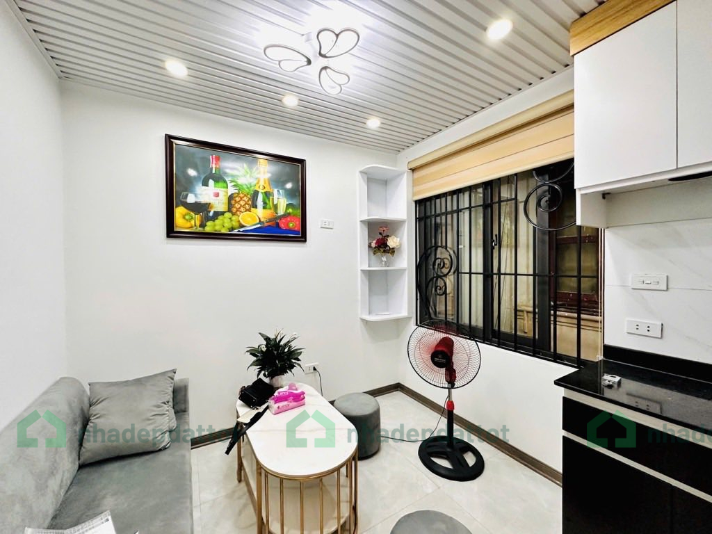 Nhà Hồng Mai - 5 tầng - chỉ hơn 1 tỷ - đầy đủ công năng