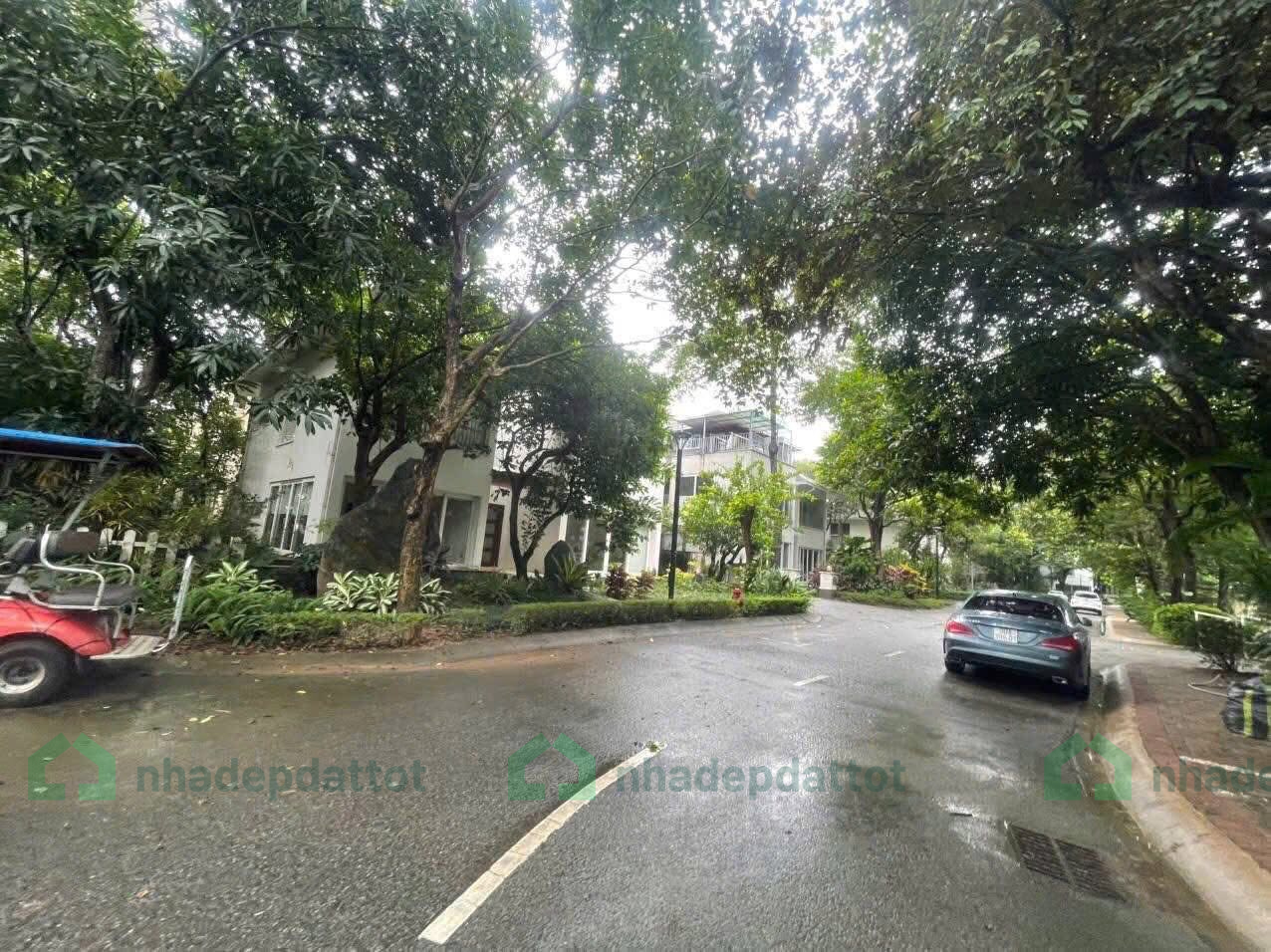 Bán biệt thự Vườn Mai Ecopark 324m2 3 tầng 70tỷ( thương lượng)