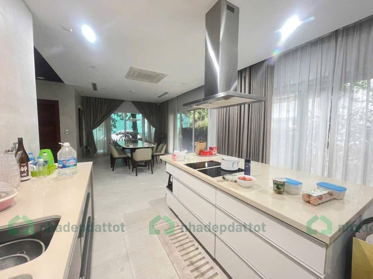 Bán biệt thự Vườn Mai Ecopark 324m2 3 tầng 70tỷ( thương lượng)