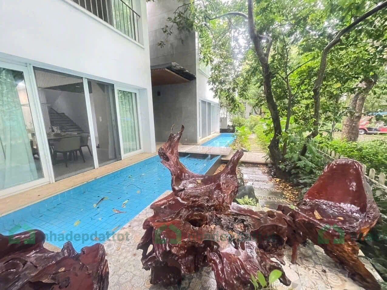 Bán biệt thự Vườn Mai Ecopark 324m2 3 tầng 70tỷ( thương lượng)