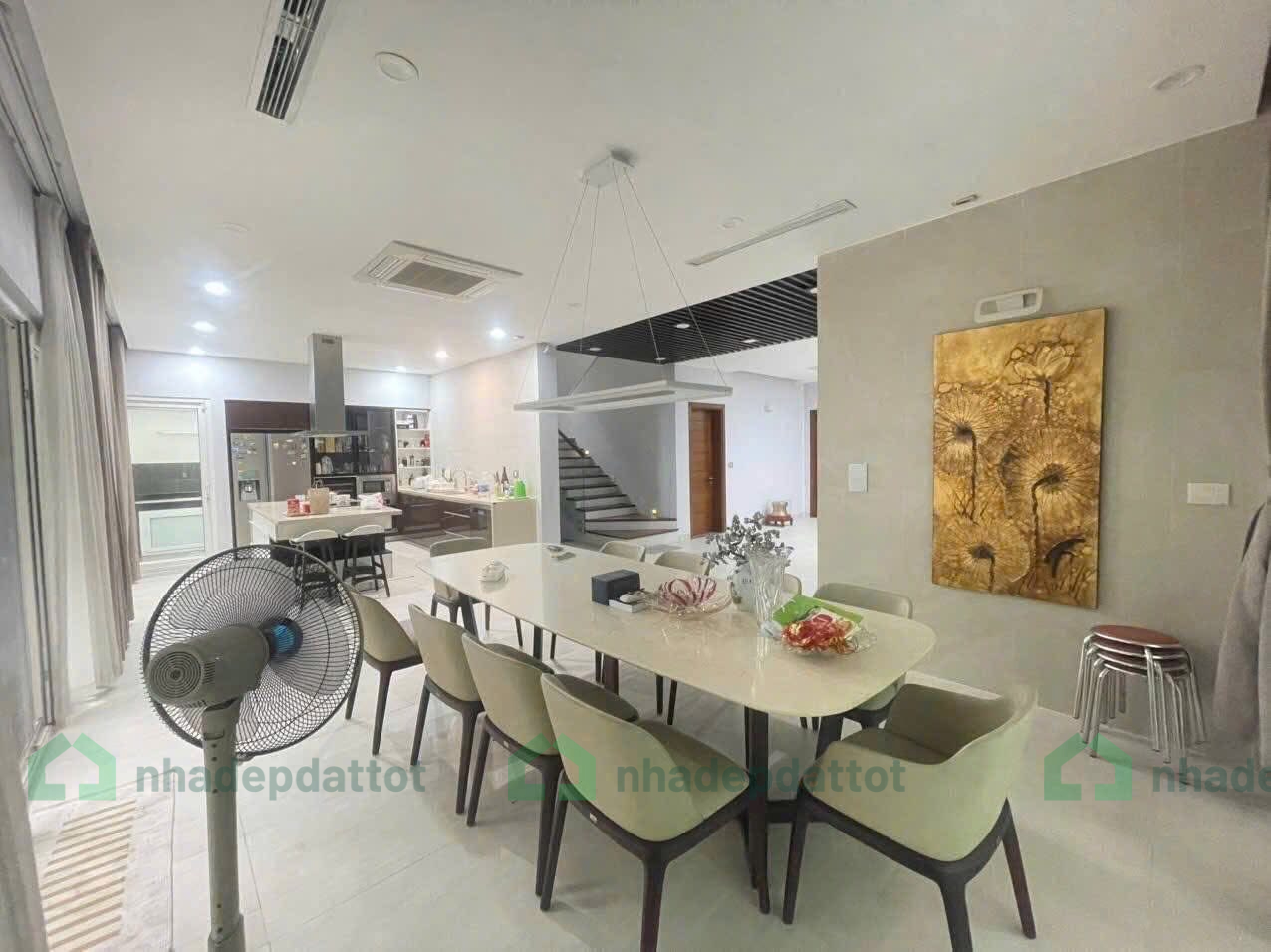 Bán biệt thự Vườn Mai Ecopark 324m2 3 tầng 70tỷ( thương lượng)