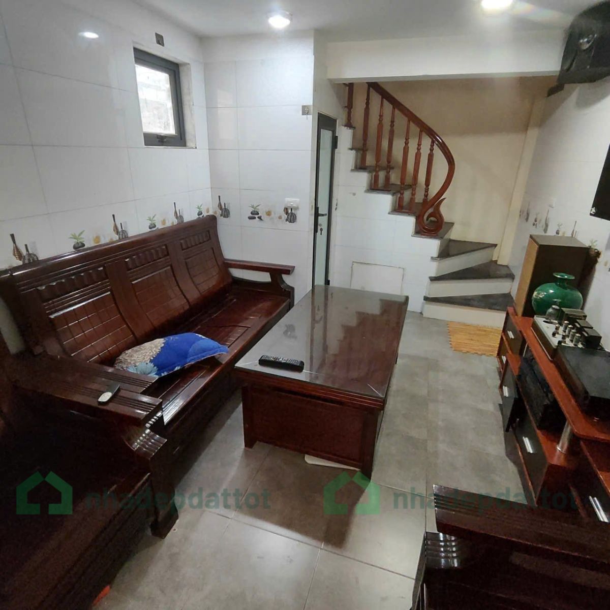 Bán nhà 4 tầng kinh doanh Đông La - 35m2 - 5,x tỷ
