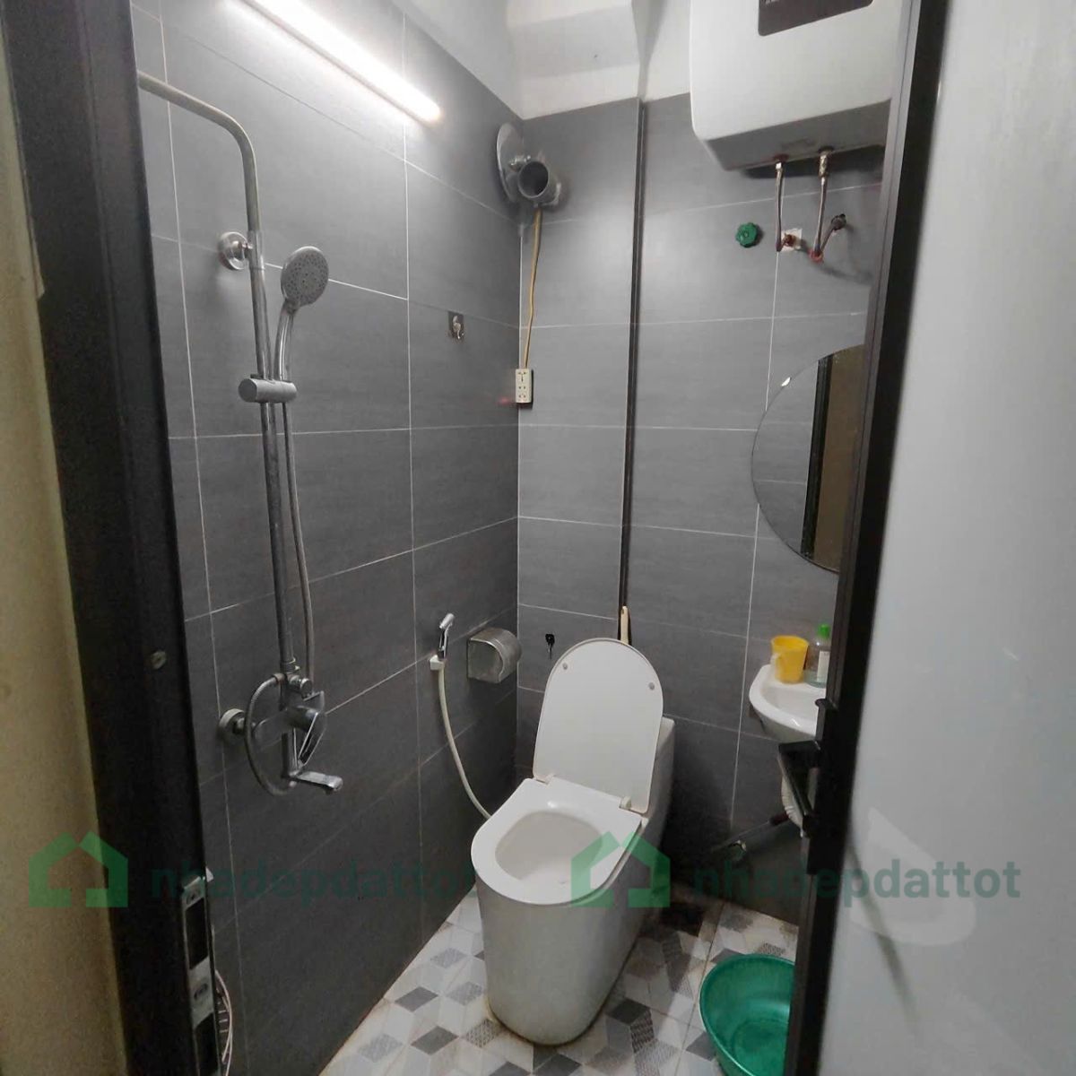 Bán nhà 4 tầng kinh doanh Đông La - 35m2 - 5,x tỷ