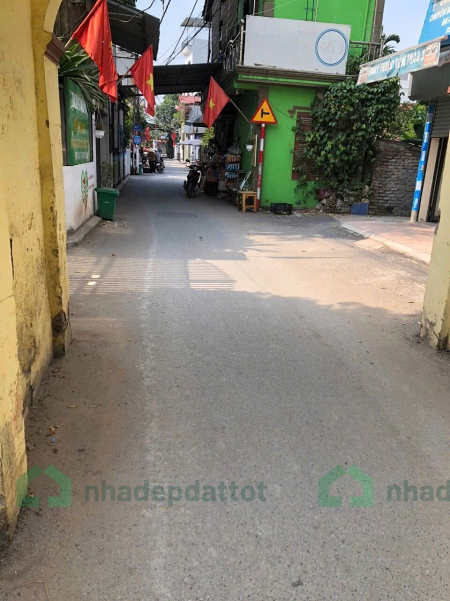 Bán nhà 4 tầng kinh doanh Đông La - 35m2 - 5,x tỷ