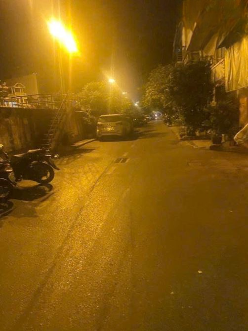 Cần bán gấp căn nhà mặt phố Hồng Hà 43m 6 tầng 3.5mt 12.5 tỷ Hoàn Kiếm