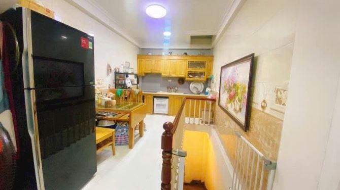 Cần bán gấp căn nhà mặt phố Hồng Hà 43m 6 tầng 3.5mt 12.5 tỷ Hoàn Kiếm
