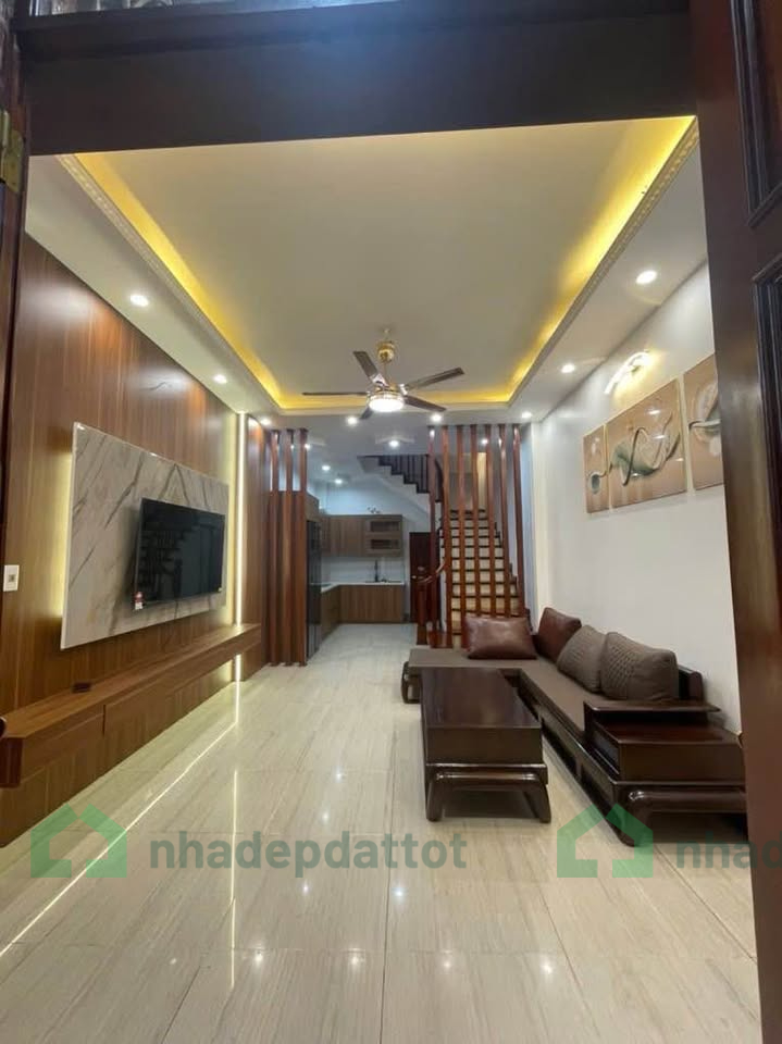 SIÊU PHẨM NHÀ 5 TẦNG MỚI – VIỆT HƯNG, LONG BIÊN – FULL NỘI THẤT, Ở NGAY!