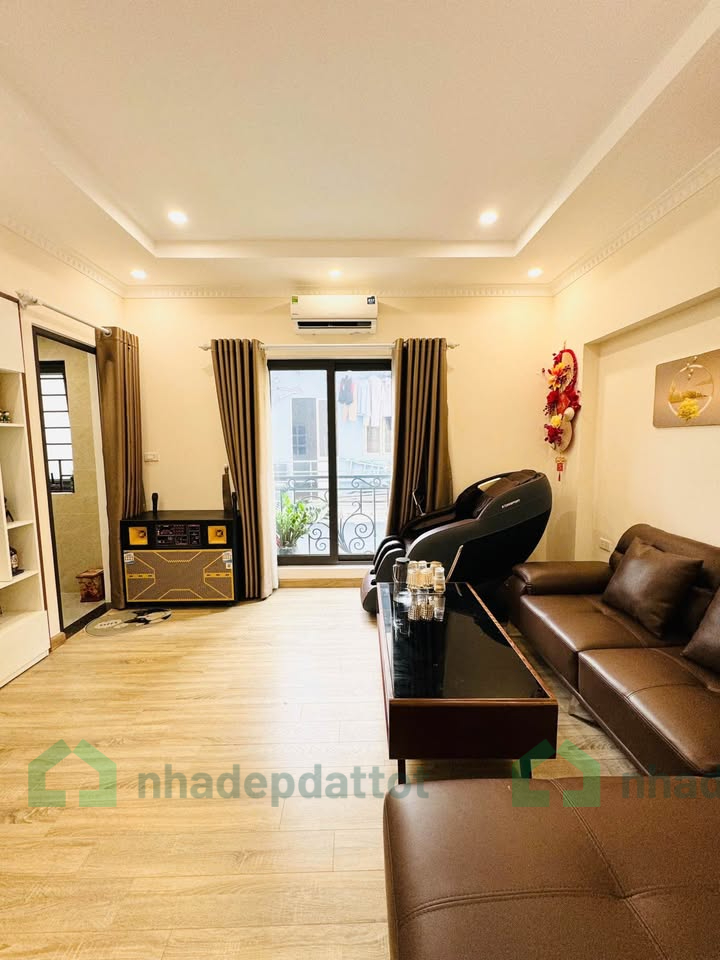 SIÊU PHẨM NHÀ 5 TẦNG MỚI – VIỆT HƯNG, LONG BIÊN – FULL NỘI THẤT, Ở NGAY!