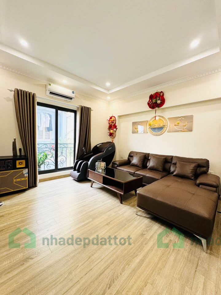 SIÊU PHẨM NHÀ 5 TẦNG MỚI – VIỆT HƯNG, LONG BIÊN – FULL NỘI THẤT, Ở NGAY!
