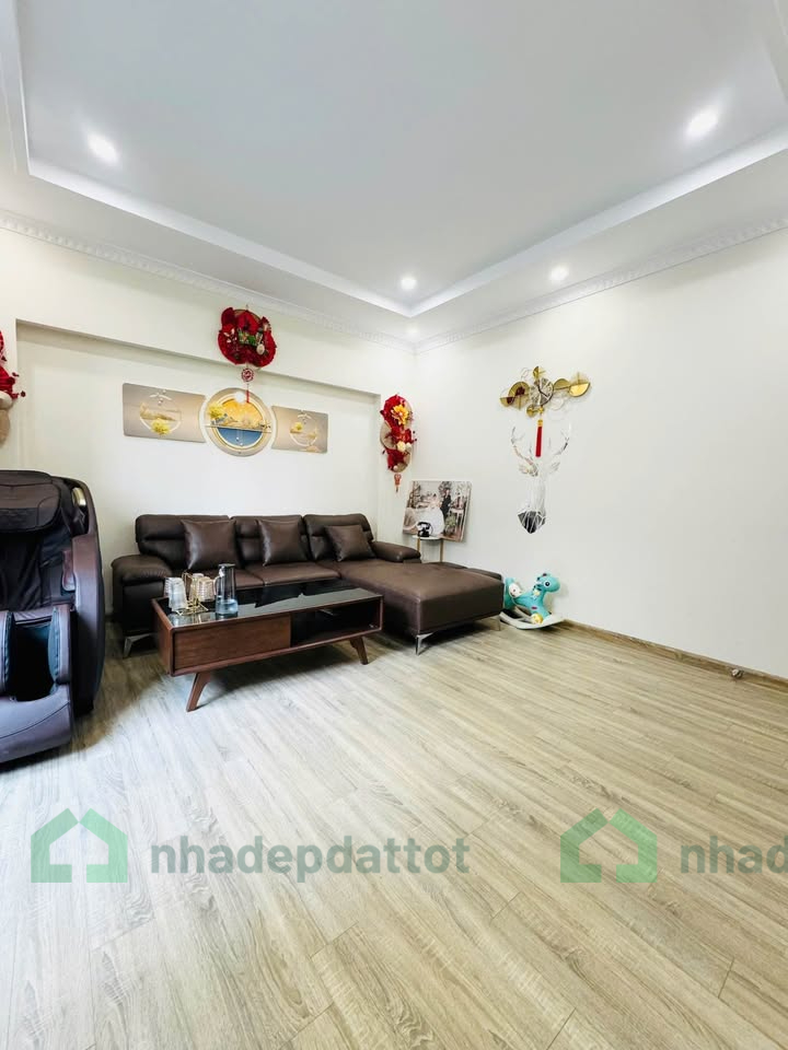 SIÊU PHẨM NHÀ 5 TẦNG MỚI – VIỆT HƯNG, LONG BIÊN – FULL NỘI THẤT, Ở NGAY!