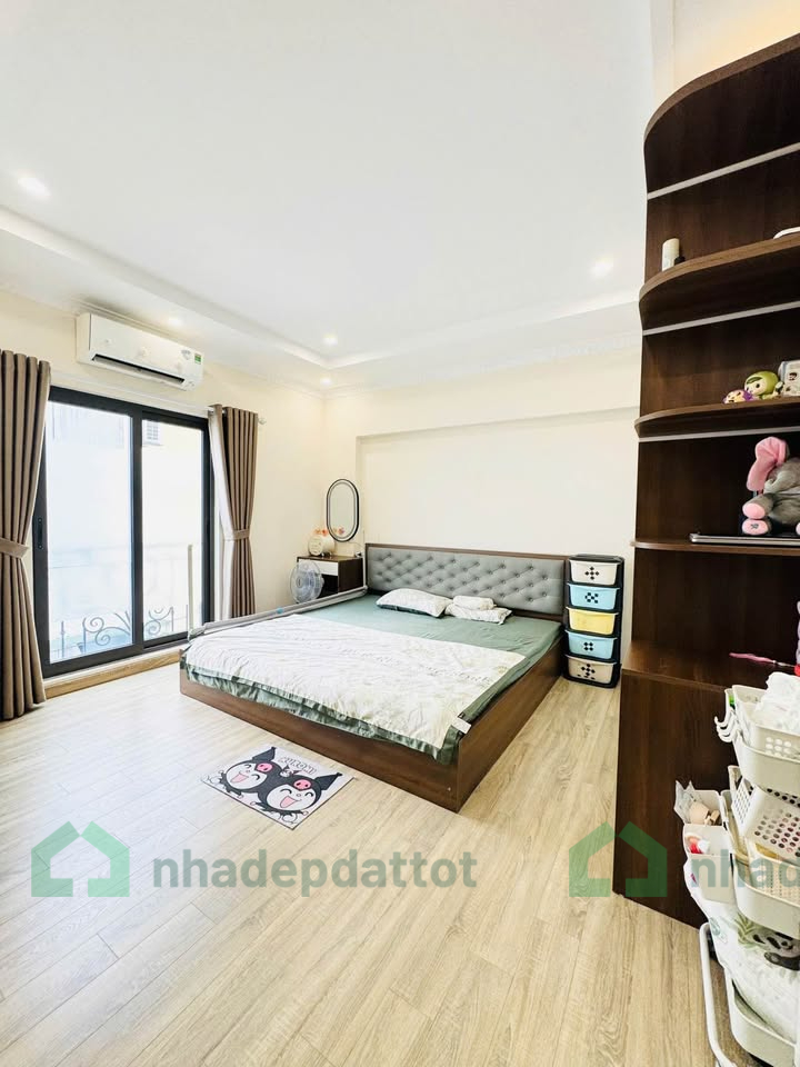 SIÊU PHẨM NHÀ 5 TẦNG MỚI – VIỆT HƯNG, LONG BIÊN – FULL NỘI THẤT, Ở NGAY!
