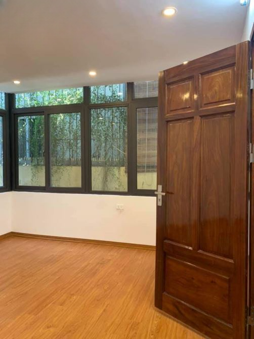 Bán nhà ở Phố Kim mã, Ba đình 30m2, đc xây 5 tầng, giá chỉ 2,9 tỷ.