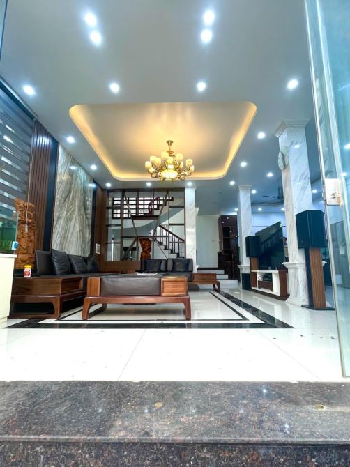 Hiếm- Hoàng Hoa Thám Ba Đình - Giá Đầu Tư - Oto - Kinh Doanh - 95m 5 Tầng Mt 5m Nhỉnh 18 Tỷ