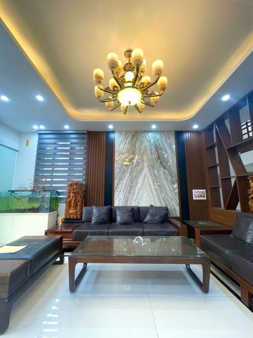 Hiếm- Hoàng Hoa Thám Ba Đình - Giá Đầu Tư - Oto - Kinh Doanh - 95m 5 Tầng Mt 5m Nhỉnh 18 Tỷ