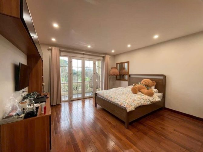 Hiếm- Hoàng Hoa Thám Ba Đình - Giá Đầu Tư - Oto - Kinh Doanh - 95m 5 Tầng Mt 5m Nhỉnh 18 Tỷ