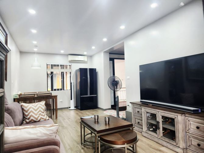 Tập thể 65m2 phố Nguyên Hồng💥2 Ngủ+2WC💥Nhà đẹp ở luôn💥Sổ riêng💥Oto đỗ💥2.5 Tỷ