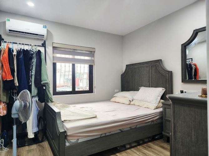 Tập thể 65m2 phố Nguyên Hồng💥2 Ngủ+2WC💥Nhà đẹp ở luôn💥Sổ riêng💥Oto đỗ💥2.5 Tỷ